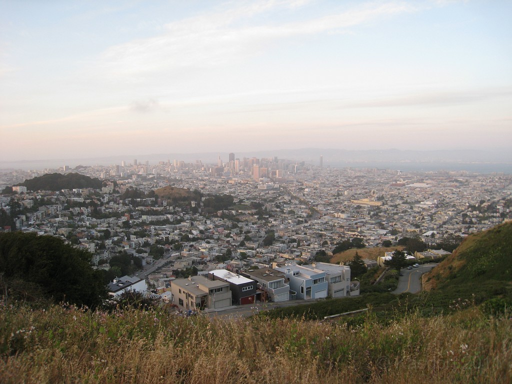 2011 Bay 2 Breakers Friday 1210.JPG - I was able to participate in the 100th annual running of the Bay to Breakers 12K race in San Francisco California. A weekend for sightseeing and racing.